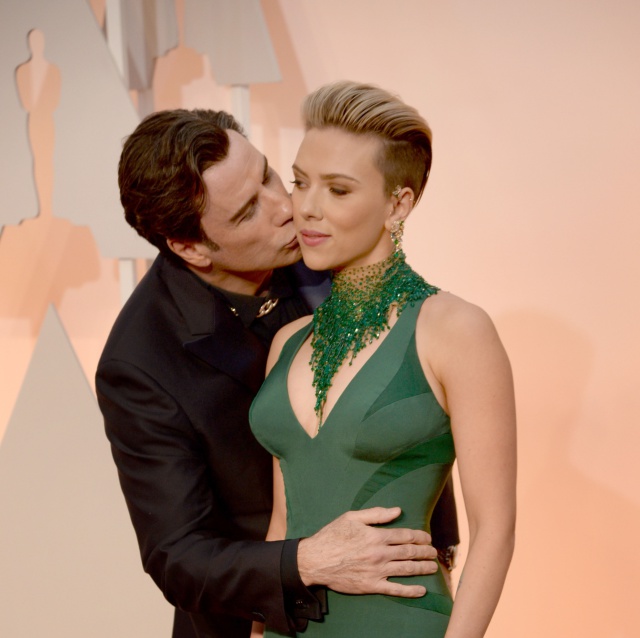 Scarlett Johansson y John Travolta