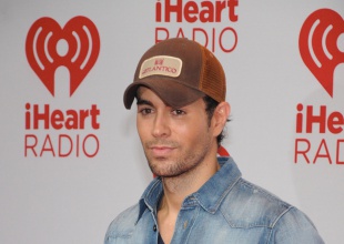 Enrique Iglesias sabe lo caro que resulta estudiar