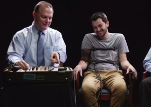 Bajo el detector de mentiras