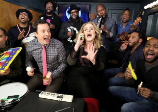 Adele canta Hello con Jimmy Fallon