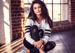 Selena estrena Feel Me