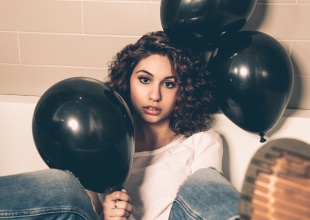 Alessia Cara - Scars To Your Beautiful