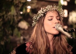 ¡Debi Nova es Pura Vida!