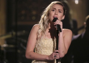 The Climb de Miley Cyrus en tributo a víctimas de las Vegas