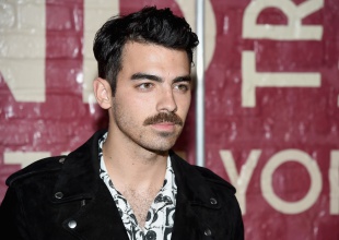Joe Jonas y Sophie Turner se comprometen