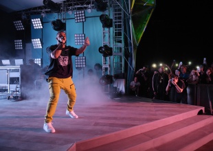 Drake estrena dos canciones