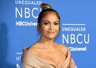 Posible colaboración de Jlo y Cardi B