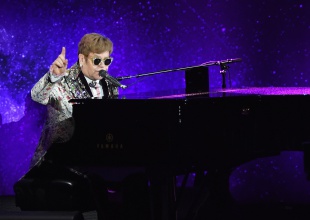 Elton John anuncia su despedida de los escenarios