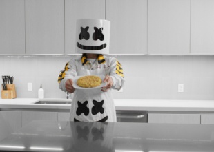 Marshmello escucha la petición de un oyente de WDM