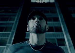 Eminem estrena video de "Fall"