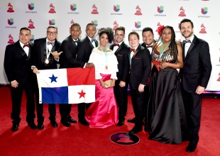 Latin Grammy: Los Looks