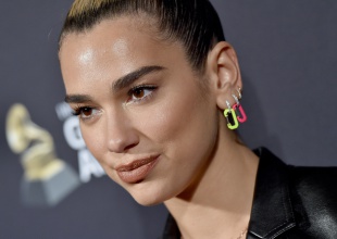 Dua Lipa estrenó el video de 'Physical'