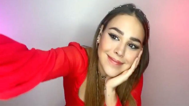 Danna Paola estrena video de “Contigo”