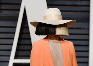 Sia presentó “Together”