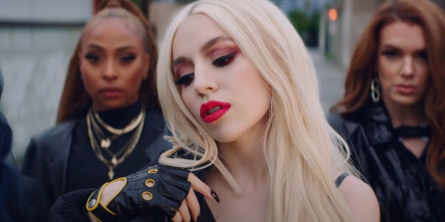 Ava Max estrena ‘Who's Laughing now’