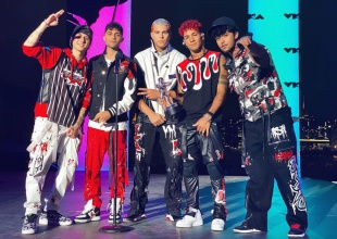 CNCO estrena el video de "Beso"