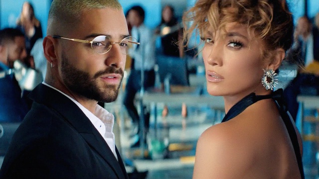 Jennifer Lopez y Maluma en “Pa Ti” y “Lonely”