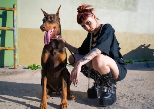 Cazzu presenta “Gatita Gangster”