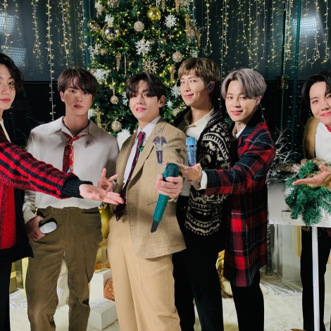 BTS celebra la Navidad a lo grande