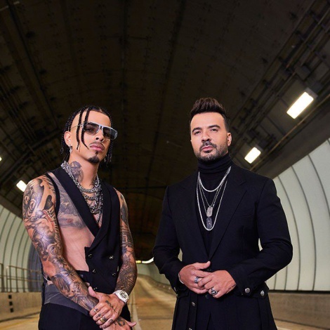 Luis Fonsi junto a Rauw Alejandro en “Vacío”