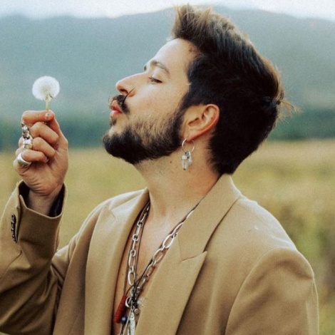 Camilo lanza su segundo álbum MIS MANOS