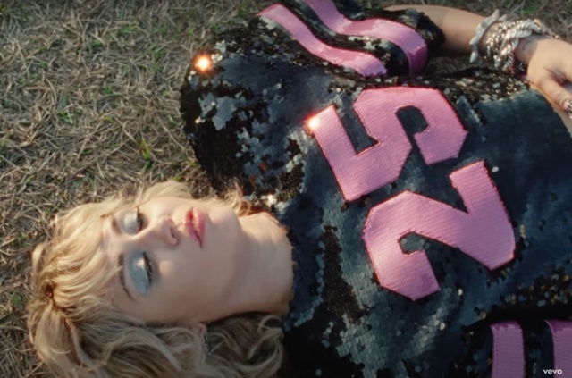Miley Cyrus lanza el vídeo de "Angels Like You"
