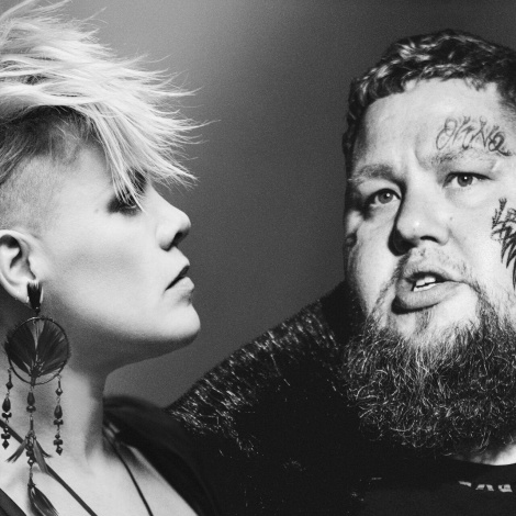 Rag'n'Bone Man y P!nk presentan "Anywhere Away From Here"